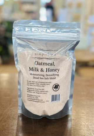 Simplified Oatmeal Milk and Honey 5-piece body care gift set

Simplified Oatmeal Milk and Honey hand soap and lotion

Simplified Oatmeal Milk and Honey body polish and body wash

Simplified Oatmeal Milk and Honey bath and body collection

Simplified Oatmeal Milk and Honey scented gift set with Dead Sea salt