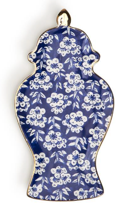 Blue and white ginger jar trinket tray with gold detailing

Chinoiserie ginger jar shaped ceramic trinket dish

Ginger jar trinket dish in blue and white with gold trim

Decorative ginger jar ring dish with floral chinoiserie pattern