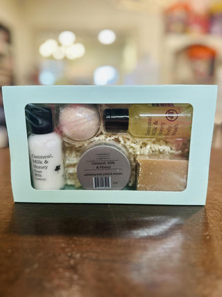 Simplified Oatmeal Milk and Honey 5-piece body care gift set

Simplified Oatmeal Milk and Honey hand soap and lotion

Simplified Oatmeal Milk and Honey body polish and body wash

Simplified Oatmeal Milk and Honey bath and body collection

Simplified Oatmeal Milk and Honey scented gift set with Dead Sea salt