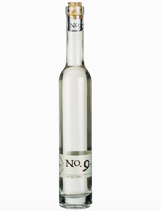 Simply Perfect No. 9 fragrance with figs, toasted sugar, and sweet tobacco

Simply Perfect Sunday No. 9 scent bottle on white background

No. 9 Alluring scent from Simply Perfect Sunday collection

Simply Perfect fragrance No. 9 with warm, sweet aroma notes