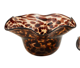 Tortoise glass ruffle bowls in small and large sizes

Decorative tortoise shell glass bowls with wavy ruffled edges

Brown and amber tortoise glass centerpiece bowls

Elegant ruffle-edge glass bowls in tortoise pattern for home décor

