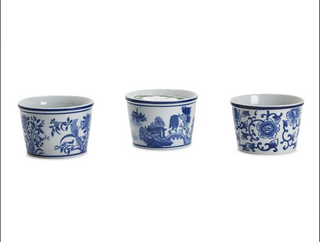 Hand-painted blue and white Chinoiserie porcelain deli holder with floral and scenic patterns.