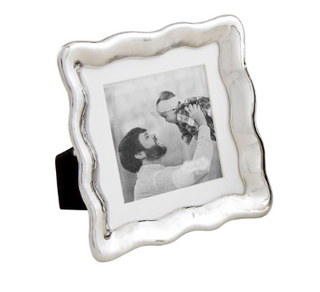 Round and square wavy metal picture frames