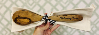 Engraved olive wood serving spoon and cotton towel gift set with Lindale, Texas text

Handcrafted olive wood spoon engraved with Hideaway, Texas and matching cotton towel

City name engraved olive wood spoon with white cotton towel tied in striped ribbon