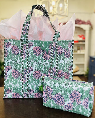 Peony Paradise quilted floral tote bag with striped handles

Quilted peony floral tote bag in green and pink

Peony Paradise quilted makeup bag with floral print

Floral quilted cosmetic pouch with peony pattern

Lightweight quilted tote bag with peony floral design