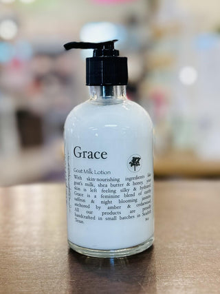 Simplified Grace scent with warm amber and cedarwood fragrance notes