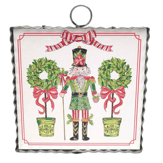 Mini Art Traditional Tidings Nutcracker & Topiaries Round Top