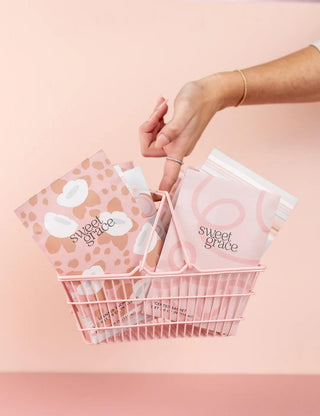 Sweet Grace scented sachet in blush floral packaging

Bridgewater Sweet Grace sachet for home or car use

Fragrant sachet with Sweet Grace passion fruit scent

Long-lasting sachet in Sweet Grace oriental spice fragrance