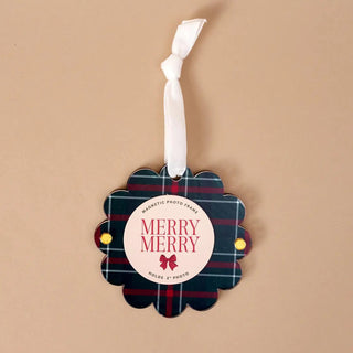 Scalloped Round Picture Frame Ornament in Evergreen Plaid